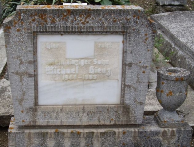 Hienz Ernst Michael 1944-1983 Grabstein